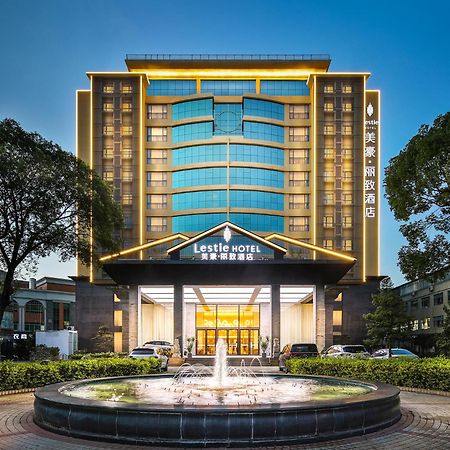 Mehood Lestie International Hotel Nancun Wanbo Metro Station Branch - Free Shuttle Bus To Canton Fair Complex During Canton Fair Period & Free Breakfast & Free Afternoon Tea & Free Midnight Snack & Free Vpn Internet Access Guangzhou Exterior foto