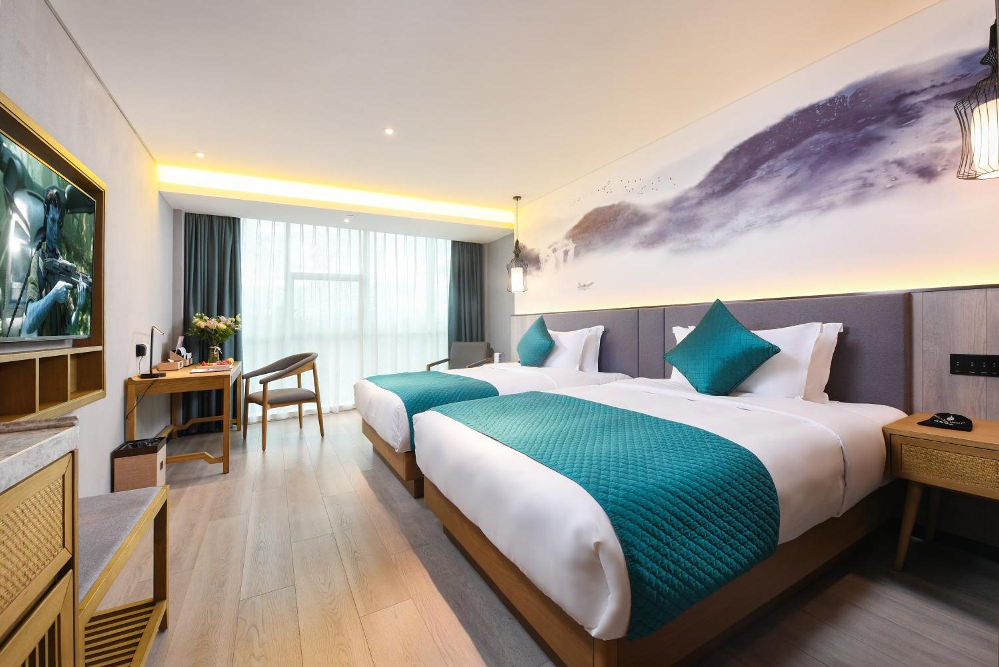Mehood Lestie International Hotel Nancun Wanbo Metro Station Branch - Free Shuttle Bus To Canton Fair Complex During Canton Fair Period & Free Breakfast & Free Afternoon Tea & Free Midnight Snack & Free Vpn Internet Access Guangzhou Exterior foto
