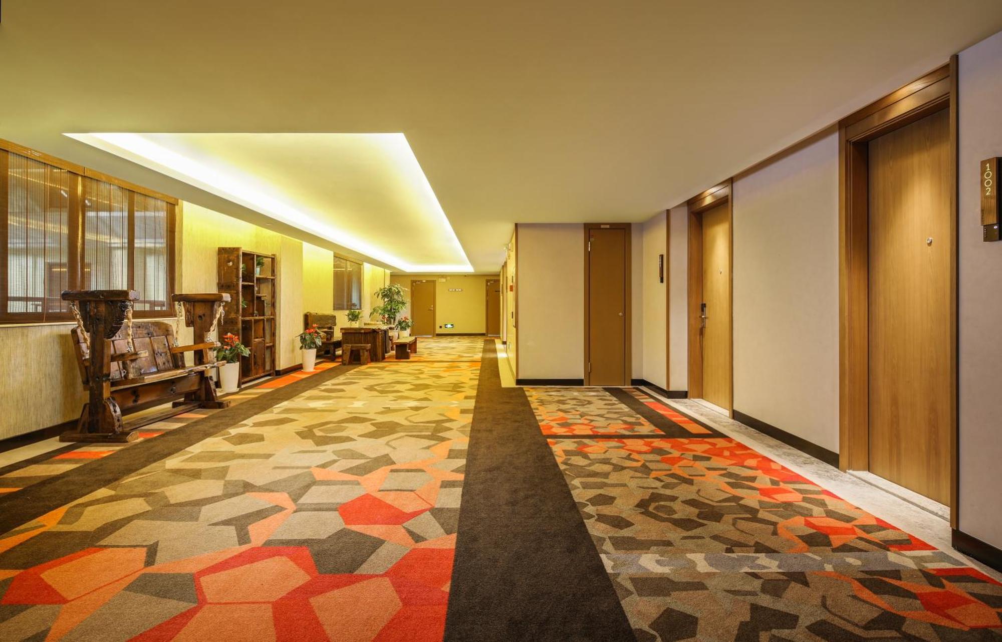 Mehood Lestie International Hotel Nancun Wanbo Metro Station Branch - Free Shuttle Bus To Canton Fair Complex During Canton Fair Period & Free Breakfast & Free Afternoon Tea & Free Midnight Snack & Free Vpn Internet Access Guangzhou Exterior foto