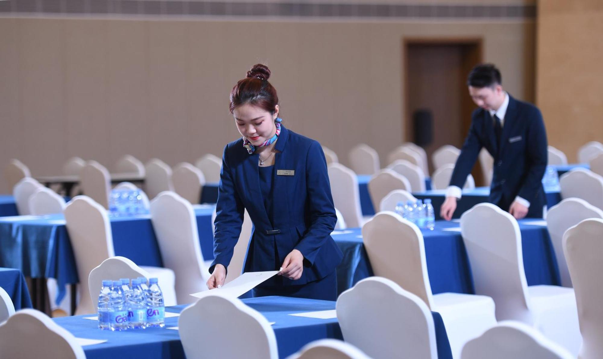 Mehood Lestie International Hotel Nancun Wanbo Metro Station Branch - Free Shuttle Bus To Canton Fair Complex During Canton Fair Period & Free Breakfast & Free Afternoon Tea & Free Midnight Snack & Free Vpn Internet Access Guangzhou Exterior foto