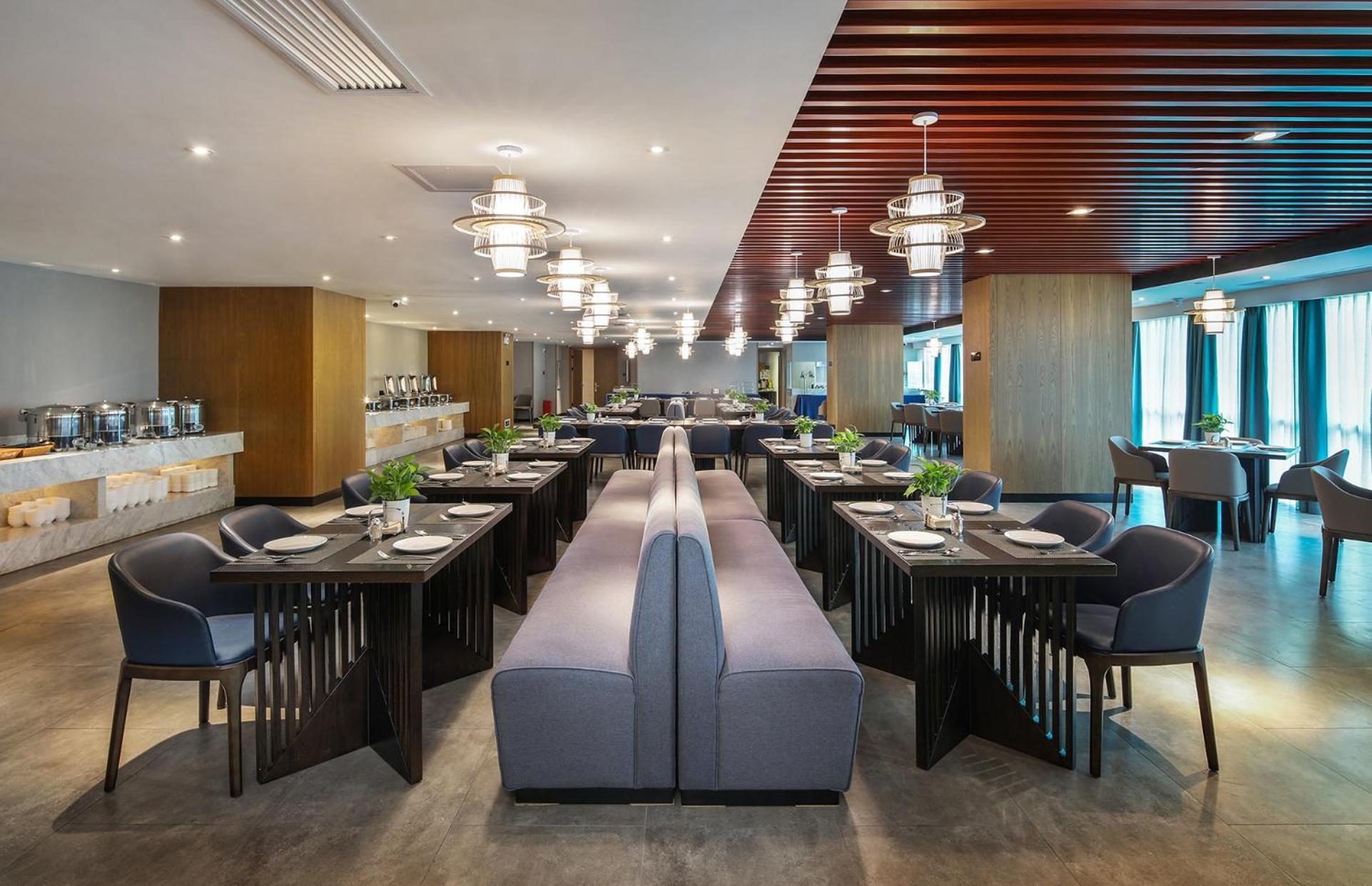 Mehood Lestie International Hotel Nancun Wanbo Metro Station Branch - Free Shuttle Bus To Canton Fair Complex During Canton Fair Period & Free Breakfast & Free Afternoon Tea & Free Midnight Snack & Free Vpn Internet Access Guangzhou Exterior foto